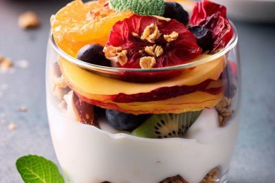 Dehydrated Fruit and Yogurt Parfait with Granola