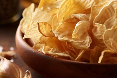 Dehydrated Garlic Chips with Olive Oil and Sea Salt