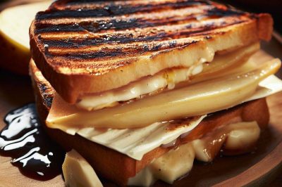 Grilled Cheese with Apple and Brie