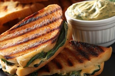 Grilled Cheese with Spinach and Artichoke Dip