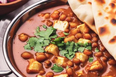 Indian Mutter Paneer with Naan