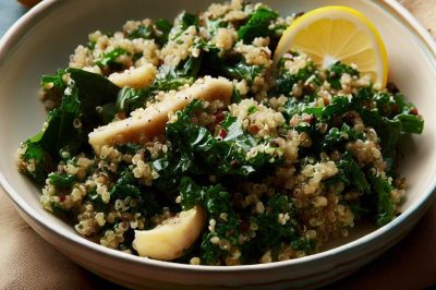 Quinoa and Kale Salad with Lemon Vinaigrette