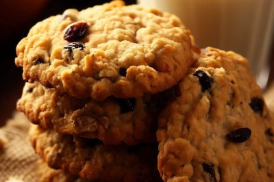 Delicious Oatmeal and Raisin Cookies