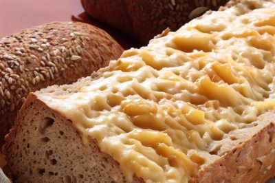 Delicious Whole Grain Cheese Bread