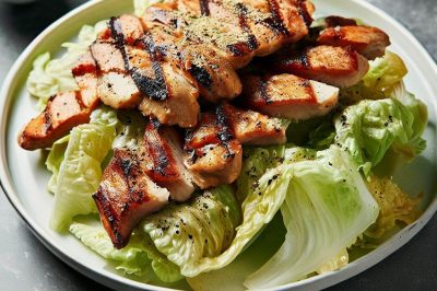 Keto Caesar Salad with Grilled Chicken