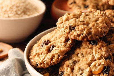 Low Sugar or Sugar Free Oatmeal Raisin Cookies