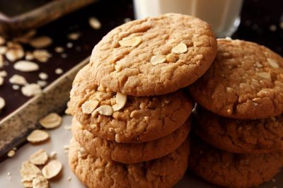 Low Sugar or Sugar Free Peanut Butter and Oatmeal Cookies