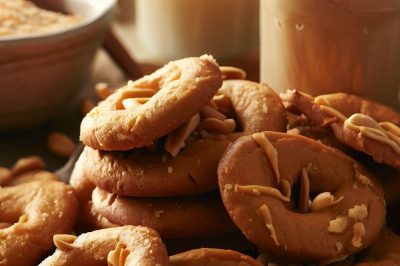 Low Sugar or Sugar Free Peanut Butter and Pretzel Cookies