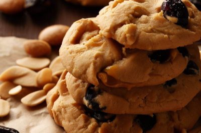 Low Sugar or Sugar Free Peanut Butter and Raisin Cookies