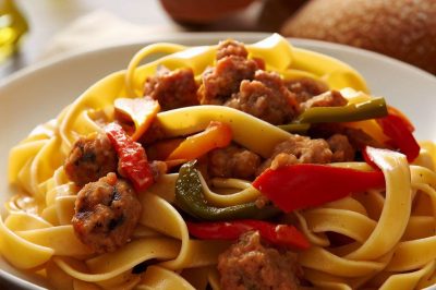 Oil-Free Fettuccine with Sausage and Bell Pepper Sauce