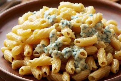 One-Serving Cavatappi with Gorgonzola Sauce