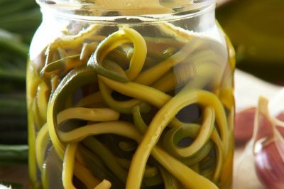 Quick Pickled Garlic Scapes