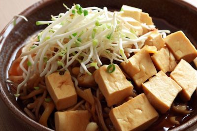 Quick and Easy Stir-Fried Tofu and Bean Sprouts