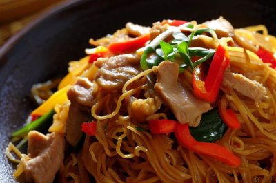 Stir-Fried Noodles with Pork and Bell Peppers