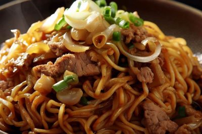 Stir-Fried Noodles with Pork and Onions