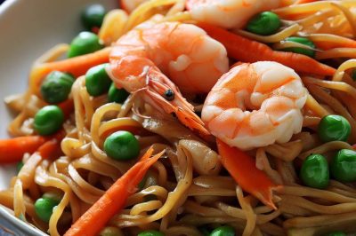 Stir-Fried Noodles with Shrimp, Carrots and Snow Peas
