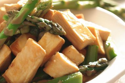 Stir-Fried Tofu and Asparagus